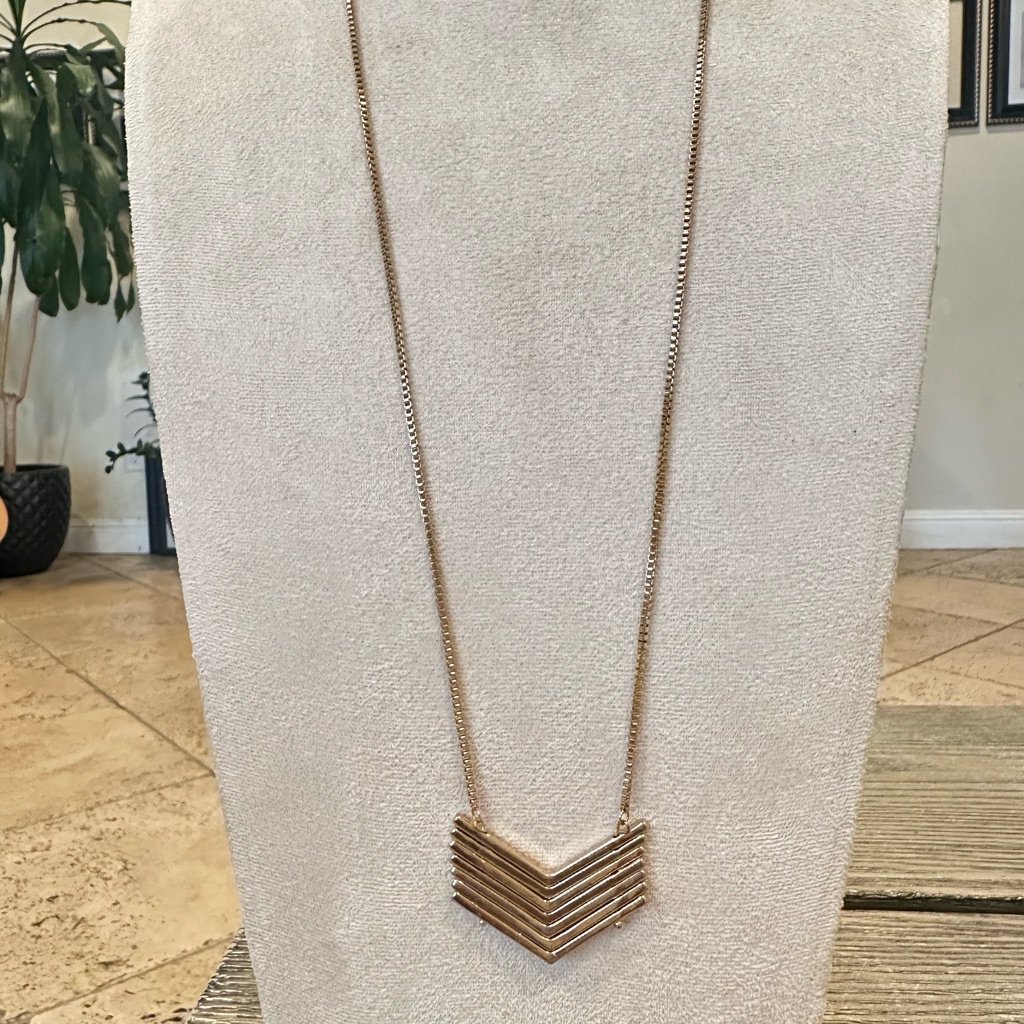 Elegant Gold Chevron Necklace